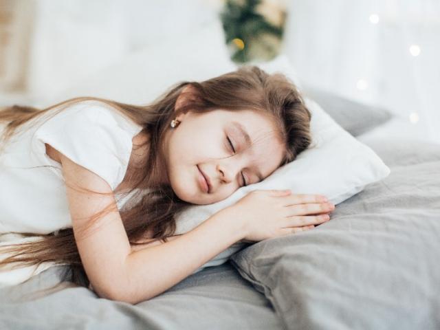 Comment l'hypnose peut m'aider à retrouver un sommeil profond et réparateur ?